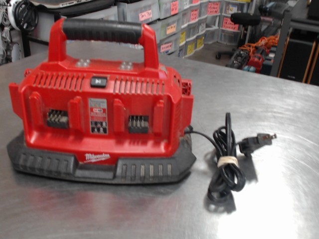 Chargeur de batterie 6entrer lect 18v