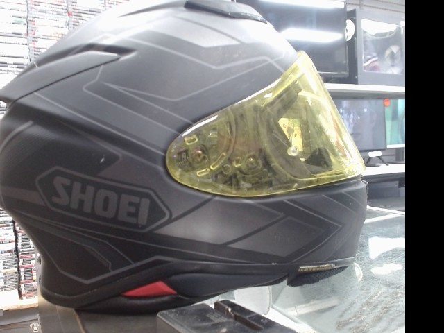 Casque de moto  large  visiere jaune