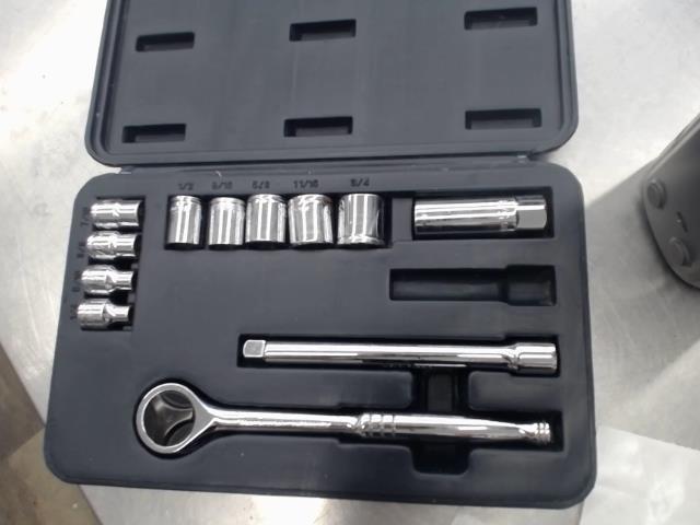 Saet de wrench 1 piece manquante