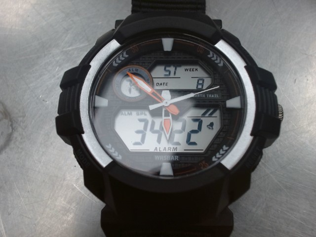 Montre casio style noir bonne etat