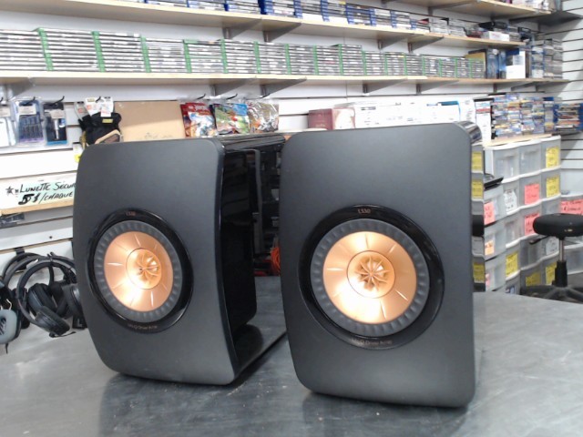 Paire speaker