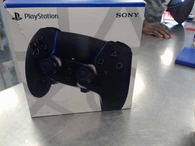 Manette de noir edge ps5 dans la boite