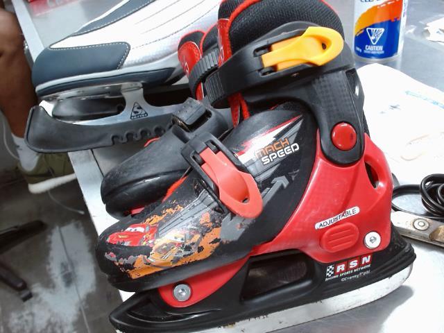 Patin kid en plastic rouge
