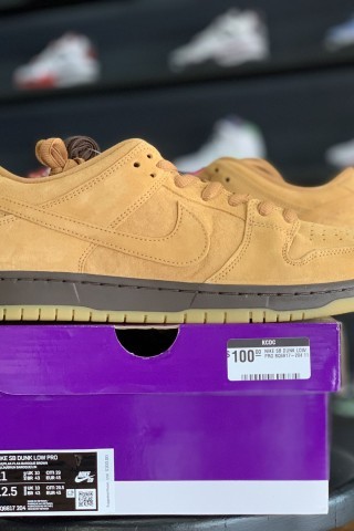 Nike sb dunk low pro brown in box size10