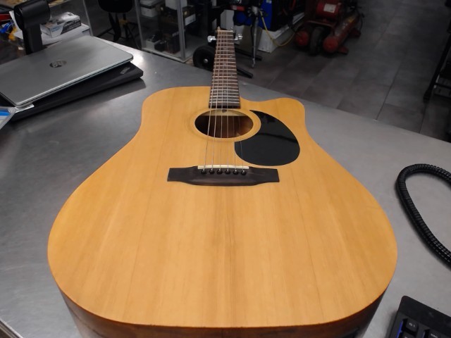 Guitare acoustique sigma