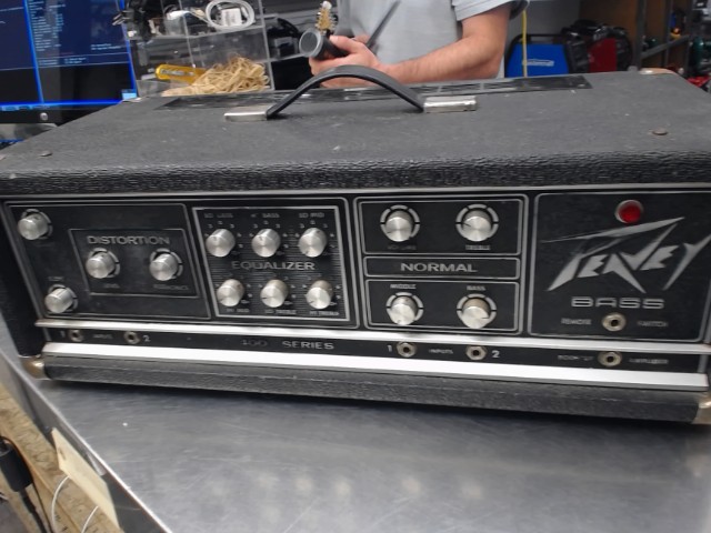 Amplificateur peavy bass 400 series