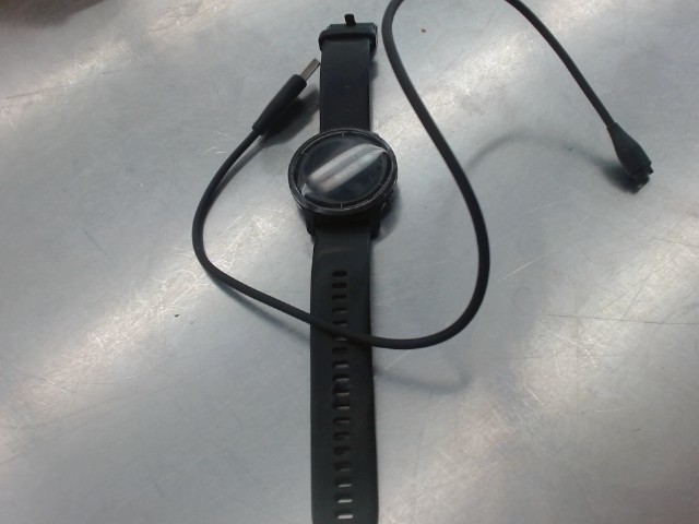 Montre garmin intelligente deja emmenee