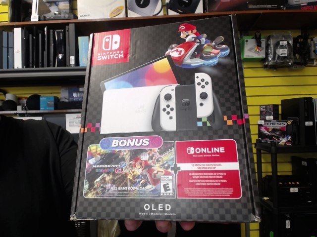 Console +accessoires dans boite