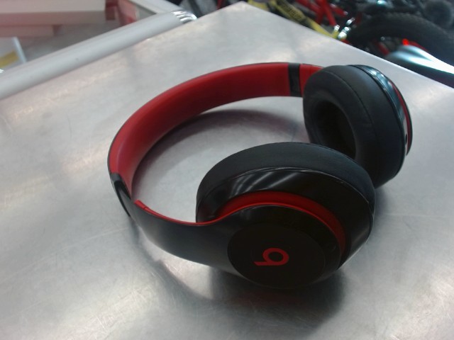 Beats studio 3 rouge et noir bluetooth