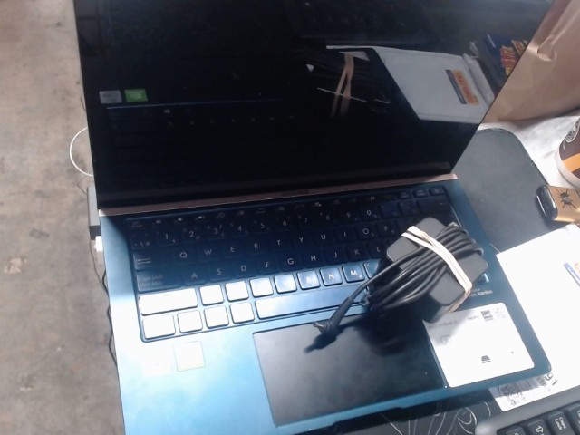 Laptop asus ecran tactile + chargeur