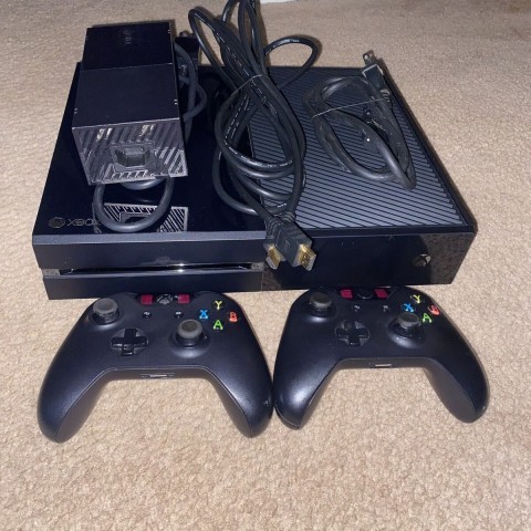 Og xbox one + cables deja amner
