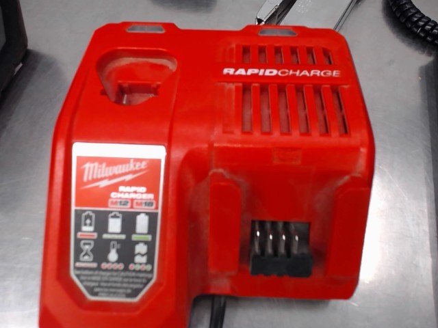 Chargeur milwaukee rapid