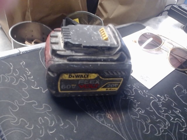 Battery dewalt flexvo;t 6.0ah used