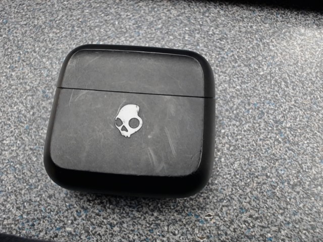Headphone skullcande