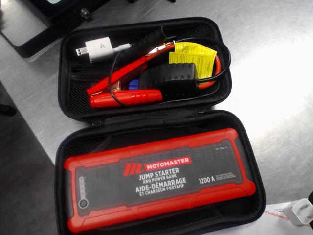 Motomaster jump starter and power bank