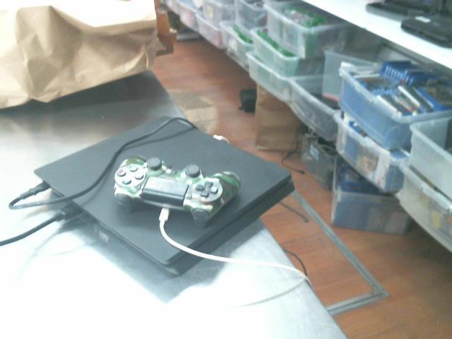 Console 1to + manette camouflage