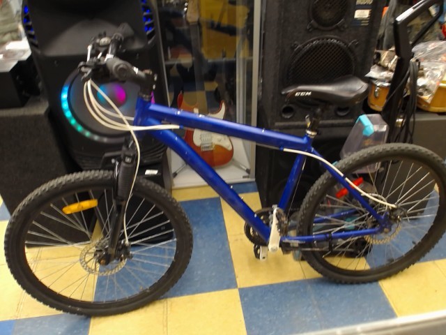 Velo de route bleu