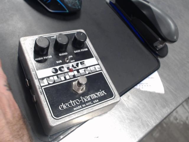 Effect pedal octave multiplexer e-h