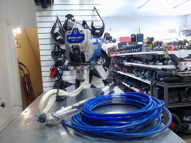 Machine a peinture magnum + hose/gun