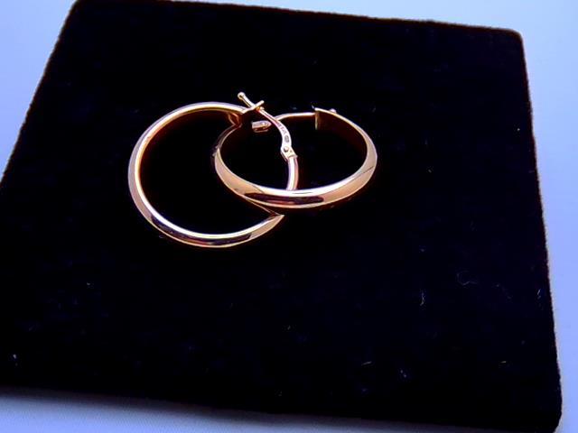 BOUCLES D OREILLES EN OR 10KT