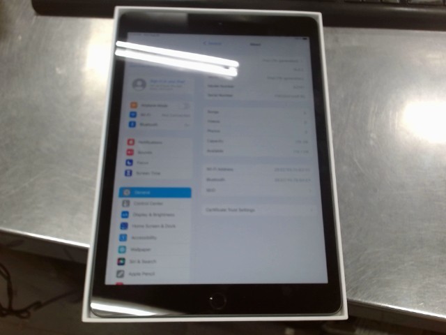 Ipad 7th gen wifi+fil+boite (except)