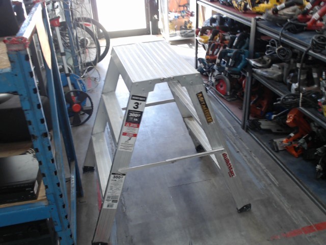 Escabeau aluminium 3pied