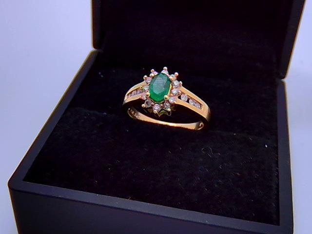 BAGUE EN OR 10KT AVEC DIAMANTS 