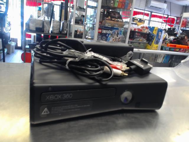 Console xbox 360 (pas de manettes)