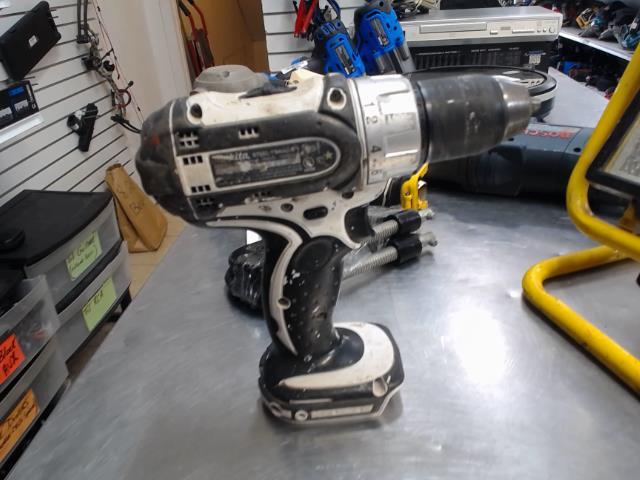 Drill makita blanche no batt