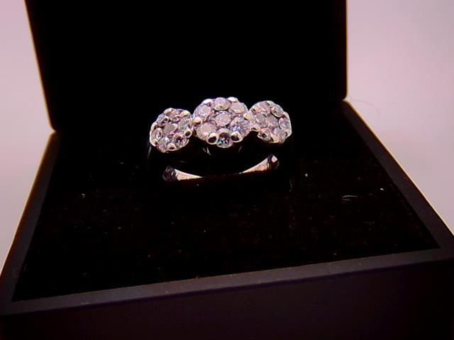 BAGUE EN OR 14KT AVEC DIAMANTS
