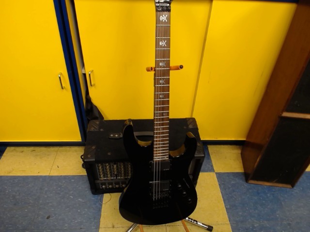 Guitare electrique+case dur