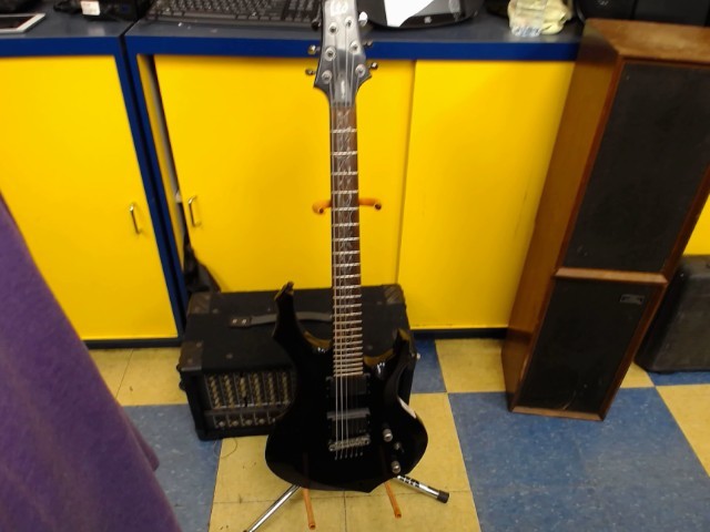 Guitare electrique+case dur