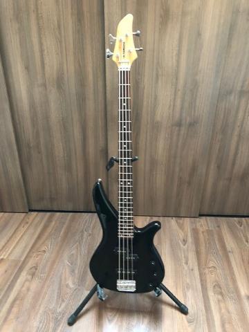 Bass electrique noir