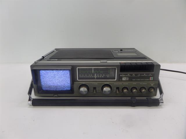 Tv radio et lecteur cassette en 1