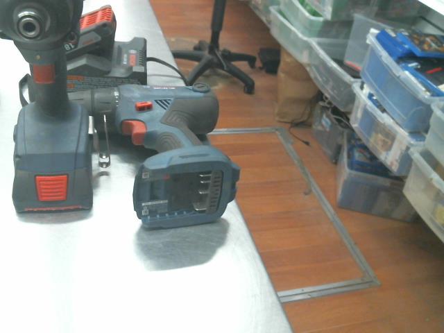Drill impact 2 batt + chargeur