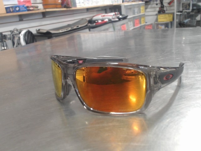 Paire lunette soleil