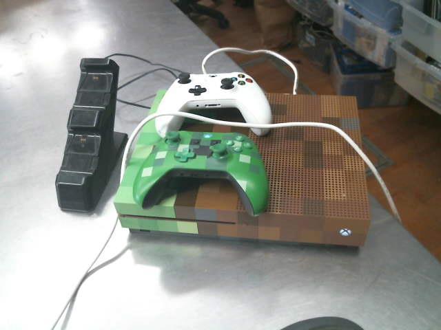 Console minecraft + 2 manettes 1to