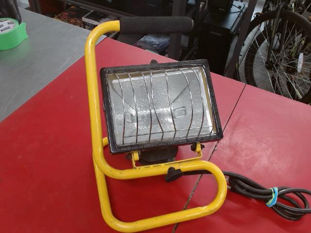 Lampe de travail portatif