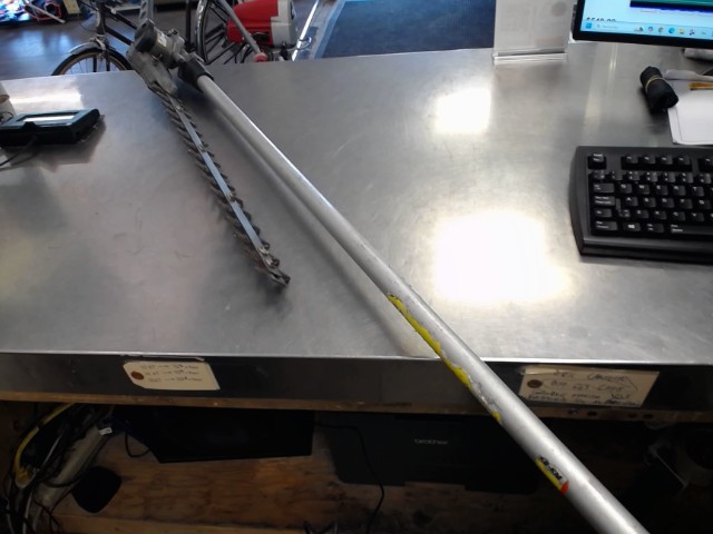 Attachment coupe cedre stihl