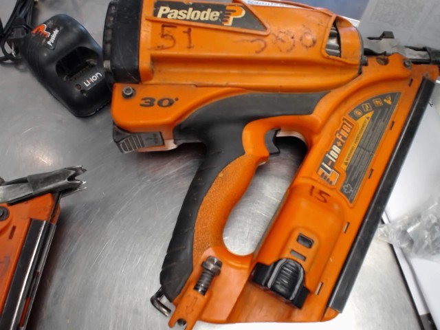 Paslode pqc +batt+chargeur