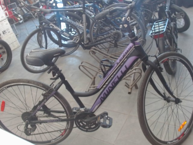 Velo mauve et noir hybride