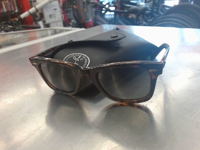 Lunette de soleil  wayfarer
