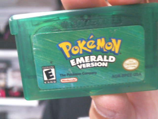 Pokemon emerald version pas originale