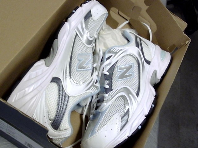 New balance chaussure blanche + box