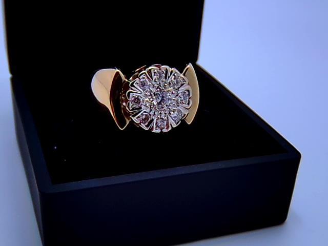 BAGUE EN OR 10KT AVEC DIAMANTS 