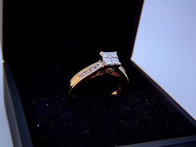 BAGUE EN OR 10KT AVEC DIAMANTS