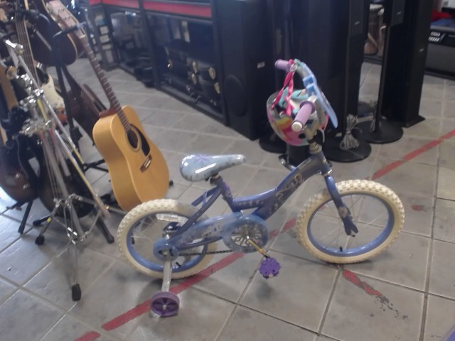 Velo pour fillette avec quipement