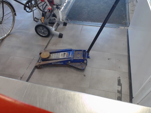 3 1/2 tons floor jack