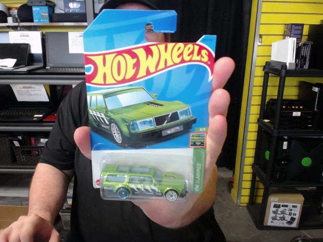 Hot wheels volvo 240 drift wagon