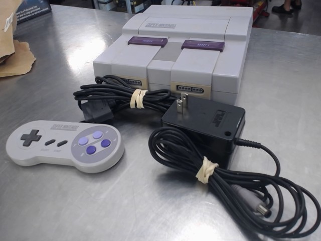 Console snes avec fil et man